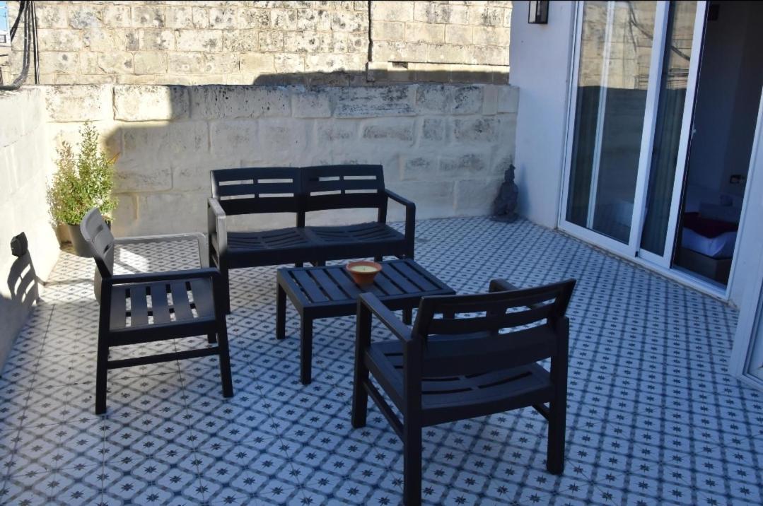 Chic Penthouse Industrial-Style Apartment Mosta Ngoại thất bức ảnh
