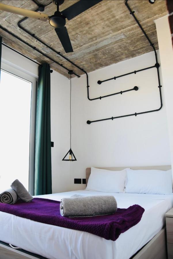 Chic Penthouse Industrial-Style Apartment Mosta Ngoại thất bức ảnh